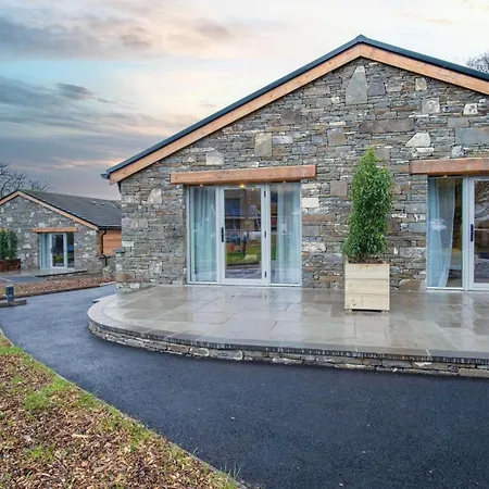 Suite 2 - Sleeping Giant Hotel - Pen Y Cae Inn Brecon Exterior photo