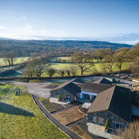 Suite 2 - Sleeping Giant Hotel - Pen Y Cae Inn Brecon Exterior photo